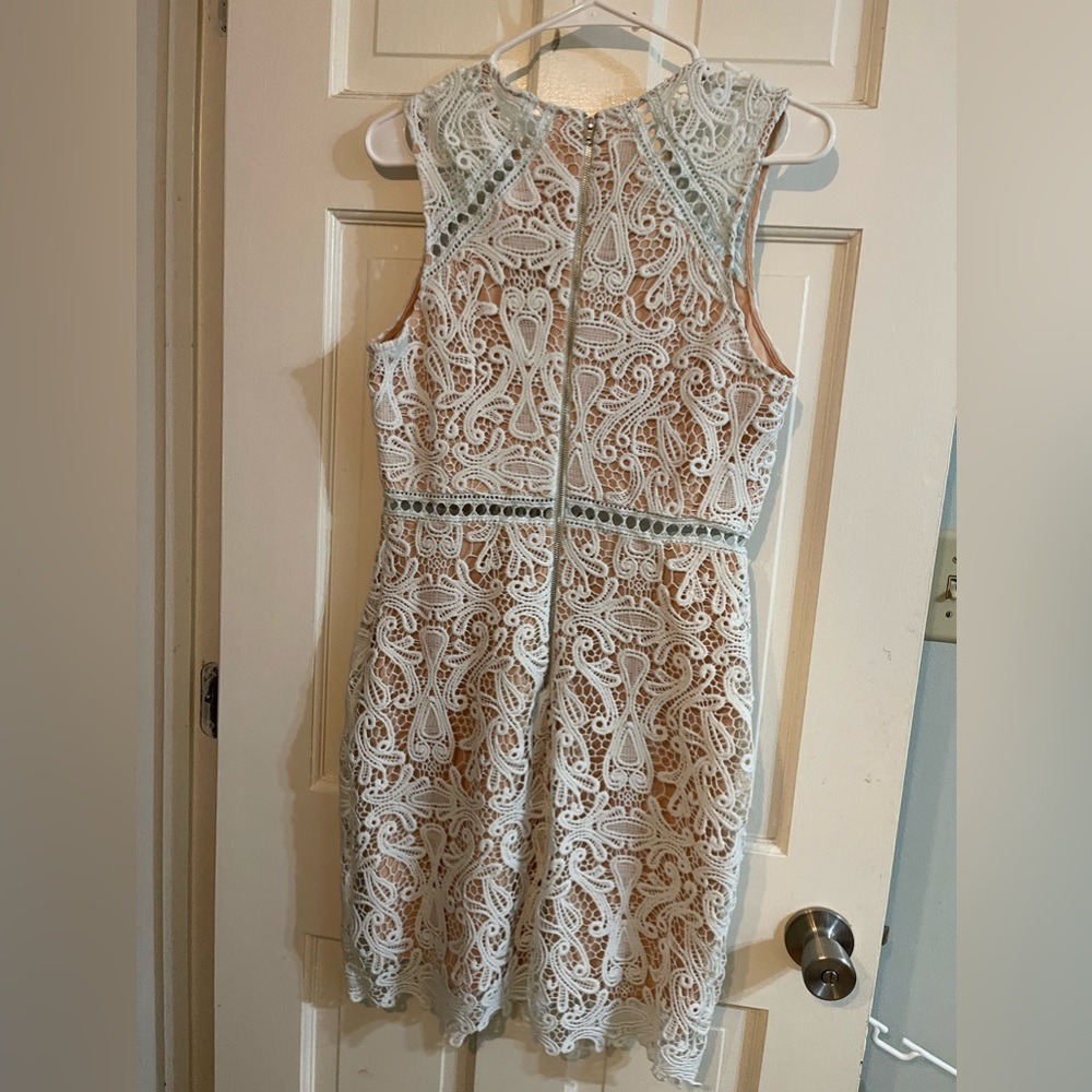 Lulus - Picture 4 of 4